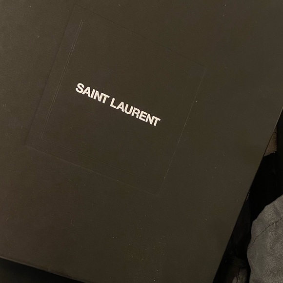 $1300 new from store - Yves saint laurent Cassandra heels black patent leather - Picture 7 of 12